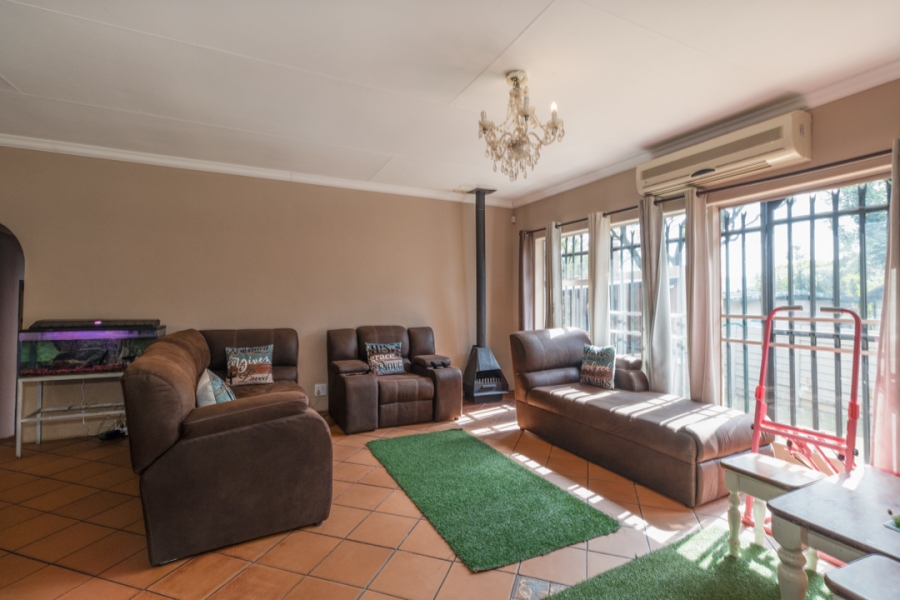 4 Bedroom Property for Sale in Meerhof North West